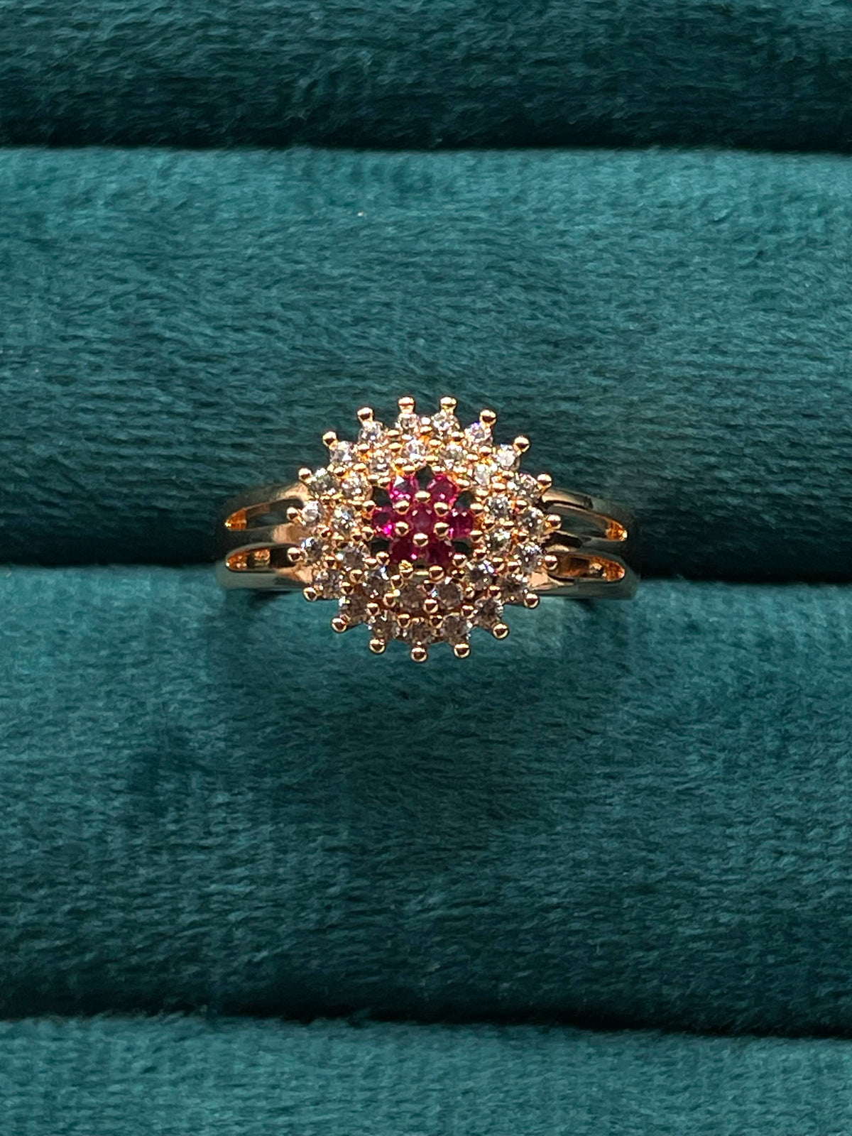 Royale Ring -AGLEAM